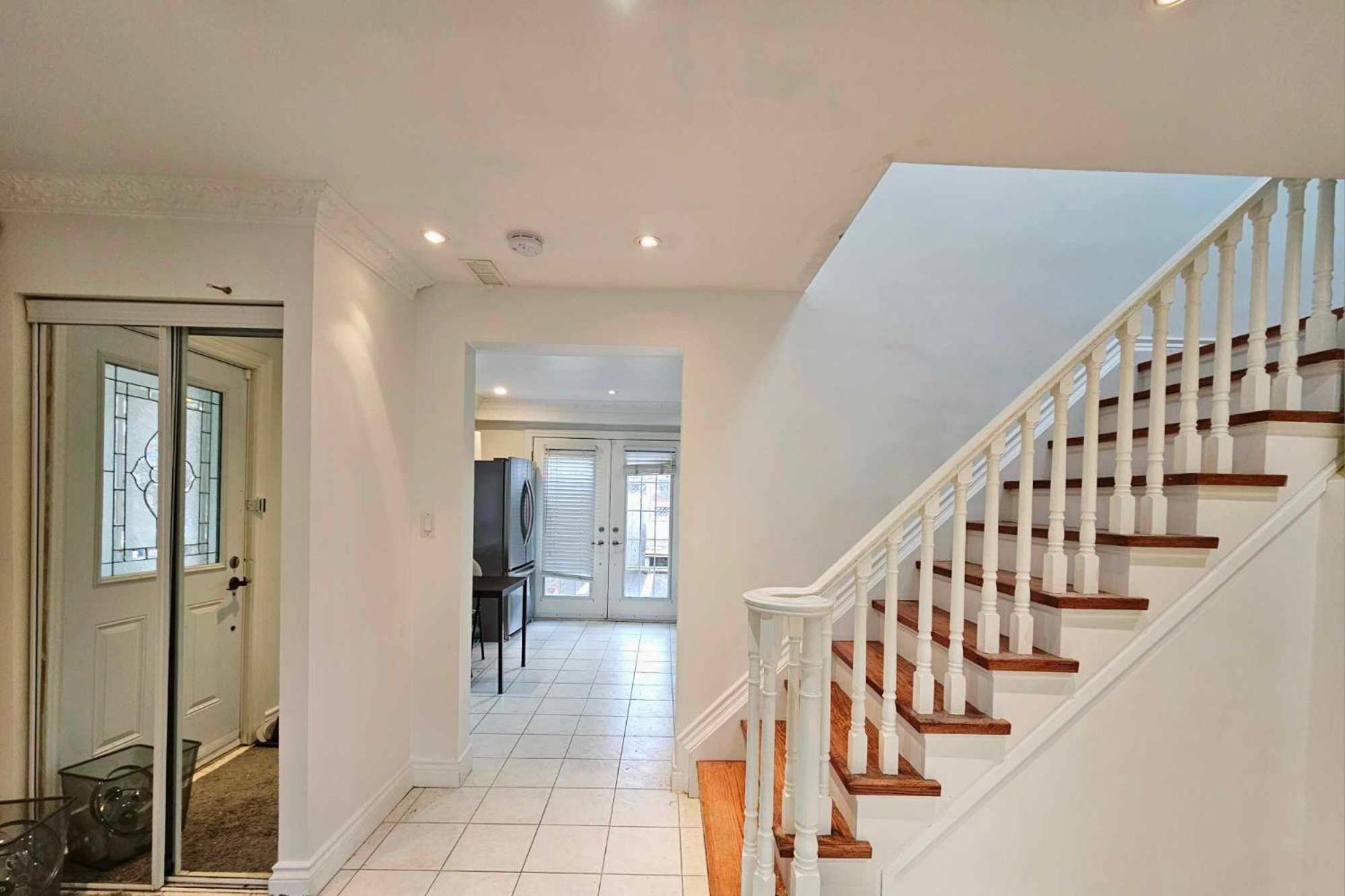 Beautiful Room At Yonge And Sheppard And North York Centre Торонто Екстериор снимка