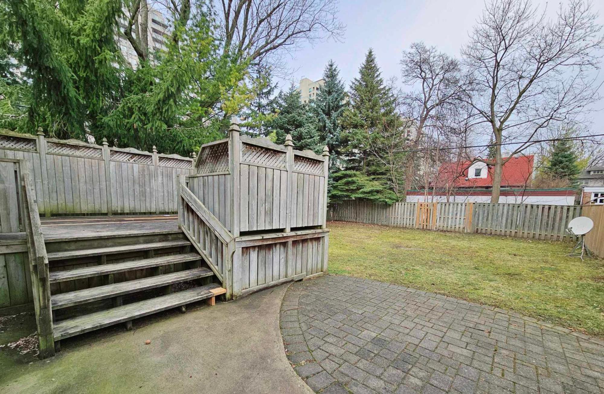 Beautiful Room At Yonge And Sheppard And North York Centre Торонто Екстериор снимка